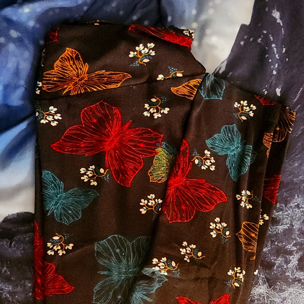 Butterfly lularoe leggings
